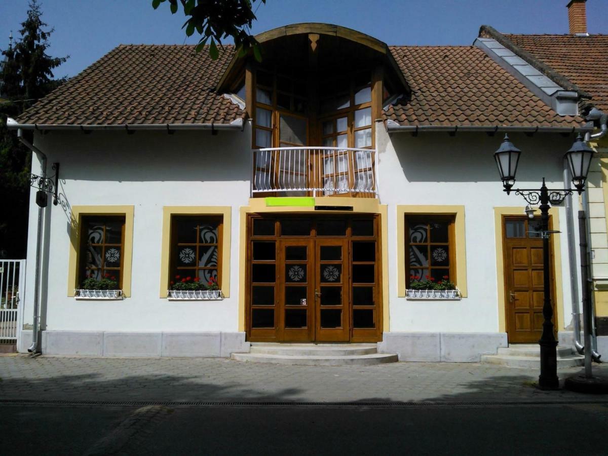 Boralom Studio Apartman Tokaj Exterior photo